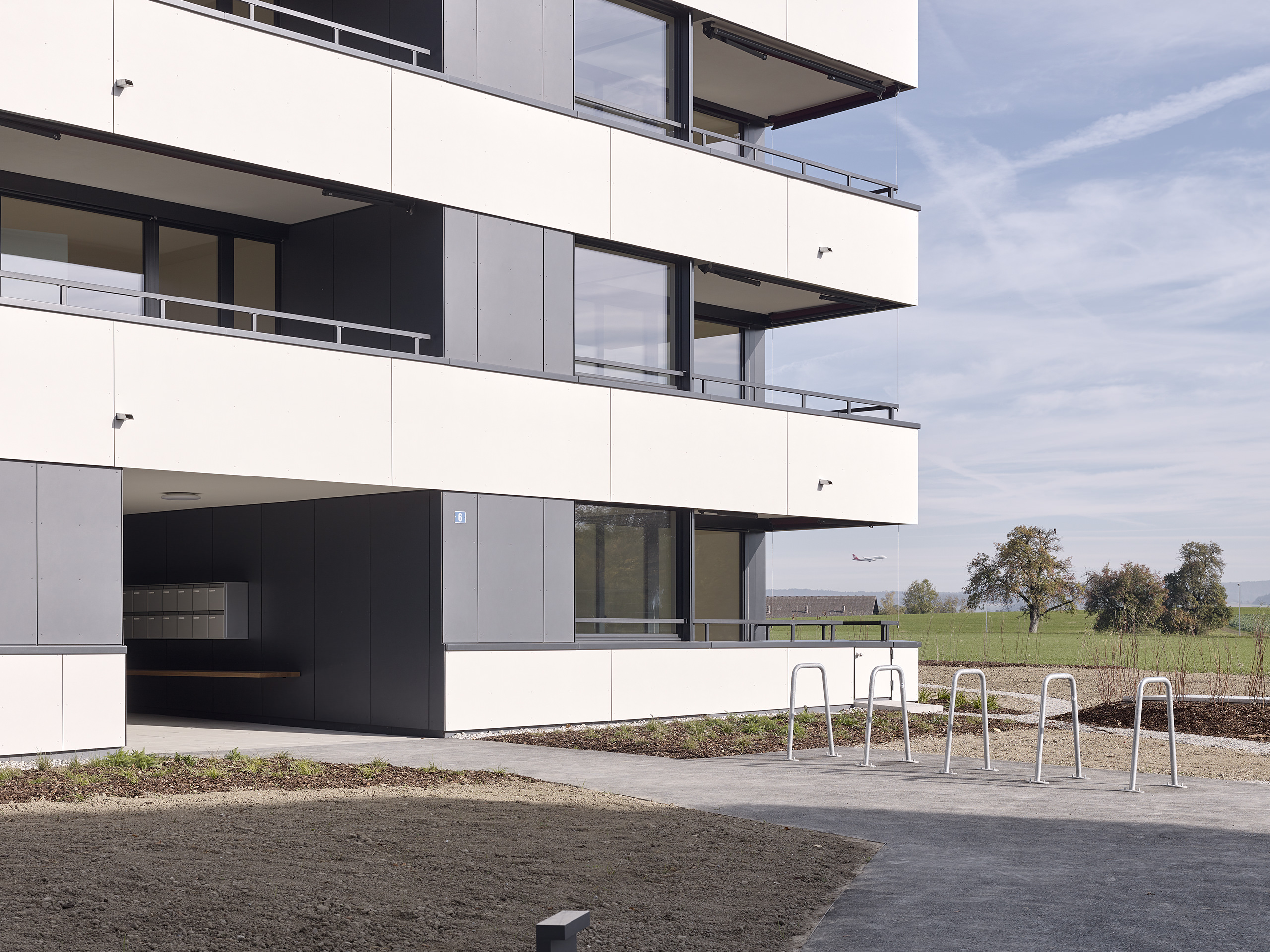 E18686 Alpa 080449 SCREEN